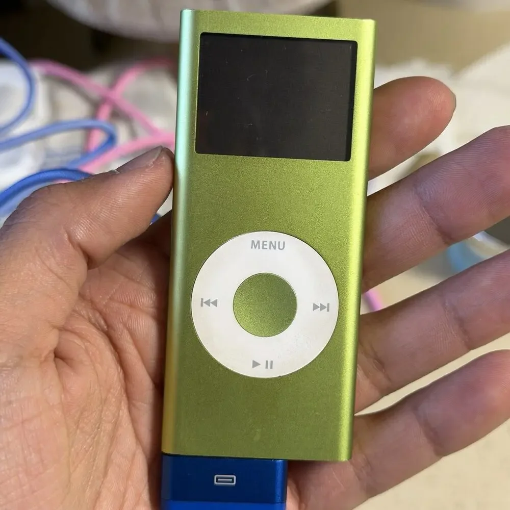 Apple iPod Nano 1st & 2nd Gen Black Green Silver MP3 Lot Of 9 READ DESCRIPTION